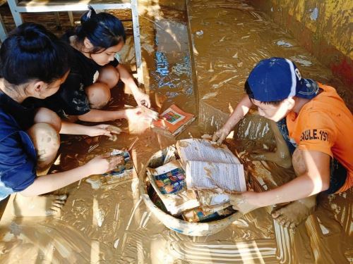 XIN HÃY CHUNG TAY HỖ TRỢ HỌC SINH VÀ THẦY CÔ GIÁO YÊN BÁI