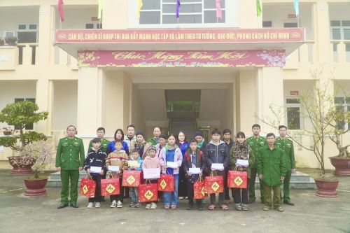 HÀNH TRÌNH XUÂN YÊU THƯƠNG ĐẾN VỚI BẢN MÁY, TUYÊN QUANG