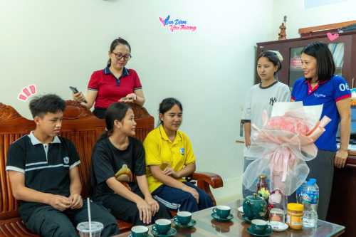 ĐÔI KHI, ĐIỀU CÁC EM MONG NHẤT CHỈ LÀ ĐƯỢC KỂ CHUYỆN