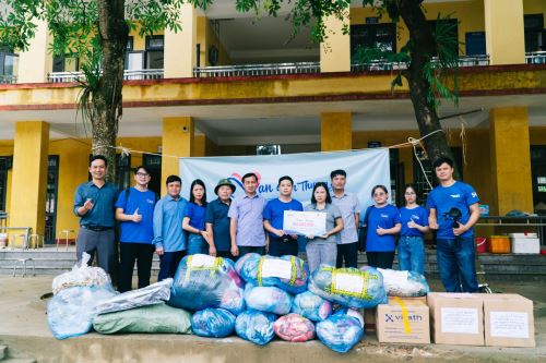 MANG THƯƠNG YÊU ĐẾN HỌC TRÒ VÙNG LŨ YÊN BÁI