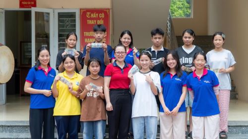 NHỮNG CUỘC GẶP GỠ ĐÁNG NHỚ TẠI TRƯỜNG THPT NỘI TRÚ HÀ GIANG