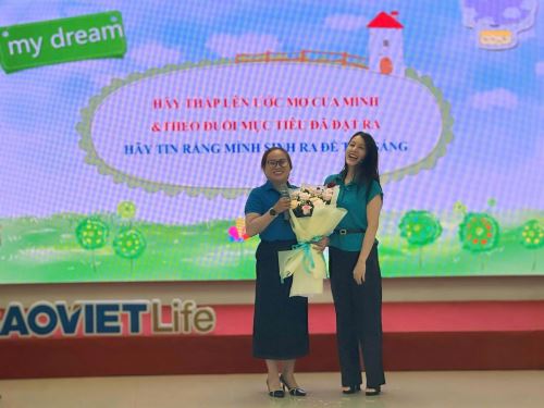 Nàng ấy của Vạn dặm yêu thương - NB Trần Toản