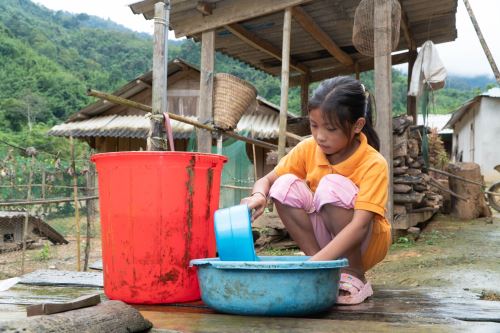 TẾT ẤM CHO 33 TRẺ MỒ CÔI Ở TAM HỢP, NGHỆ AN