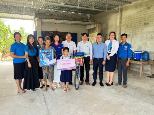 🌾 Hành trình yêu thương đến xã Biên Giới, Hòa Hội, Tây Ninh 🌾