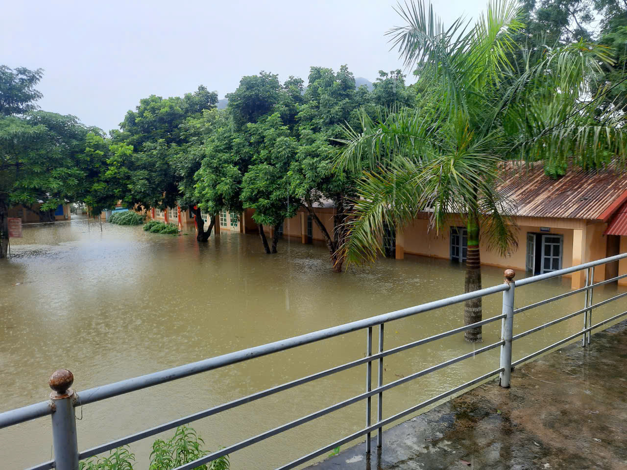 HỖ TRỢ HỌC SINH TRƯỜNG THCS TÂN LẬP, YÊN BÁI