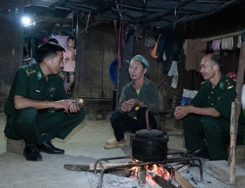 VÌ MỘT CÁI TẾT ẤM CHO BÀ CHO VÙNG BIÊN GIỚI